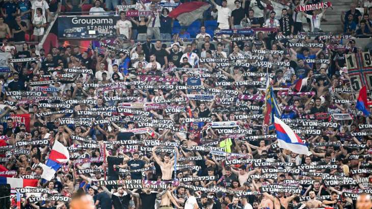 Le groupe ultra de l'OL "Lyon 1950" au Groupama Stadium
